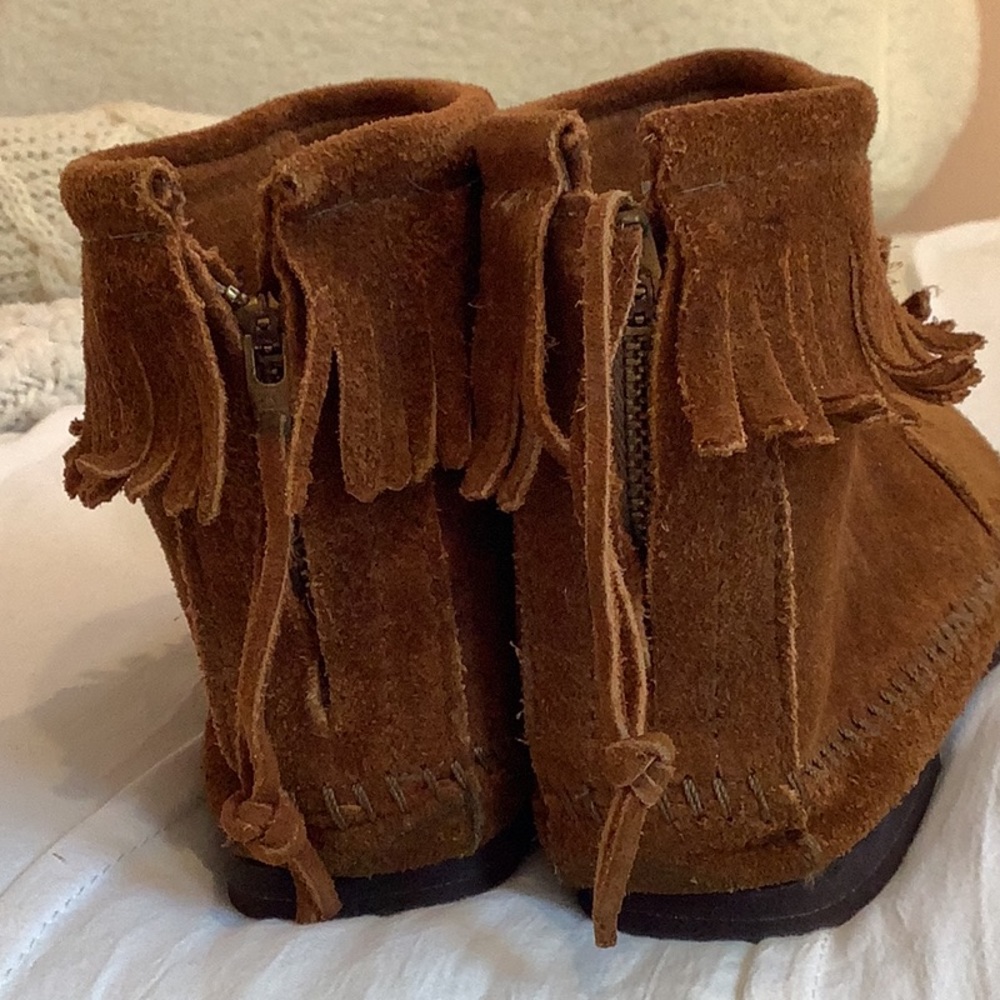 MINNETONKA Ankle Height Suede Moccasins - Picture 5 of 5